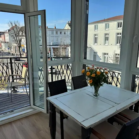 Eicher Warnemünde 4*