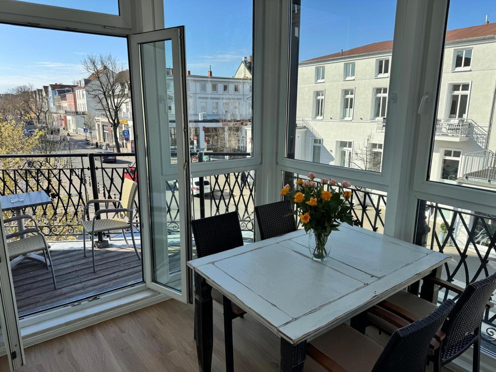 Eicher Warnemuende 4*